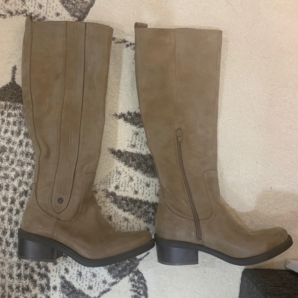 Calvin Klein Woman’s 7 shoes knee high tan boots